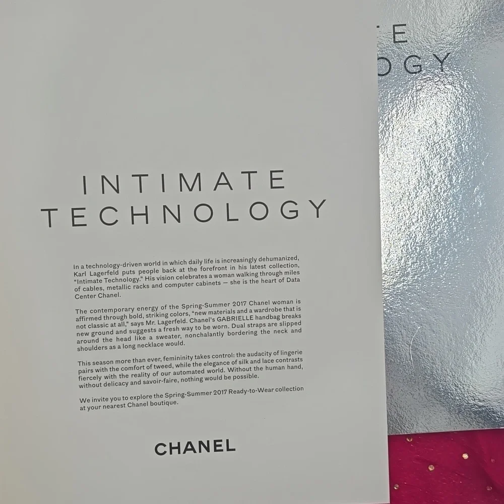 CHANEL Fashion Book Set with Black and White Covers‎